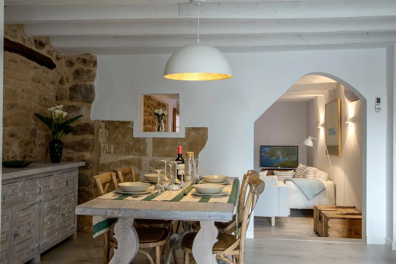 Townhouse On The Rocks By Homevillas360 Pollença İspanya